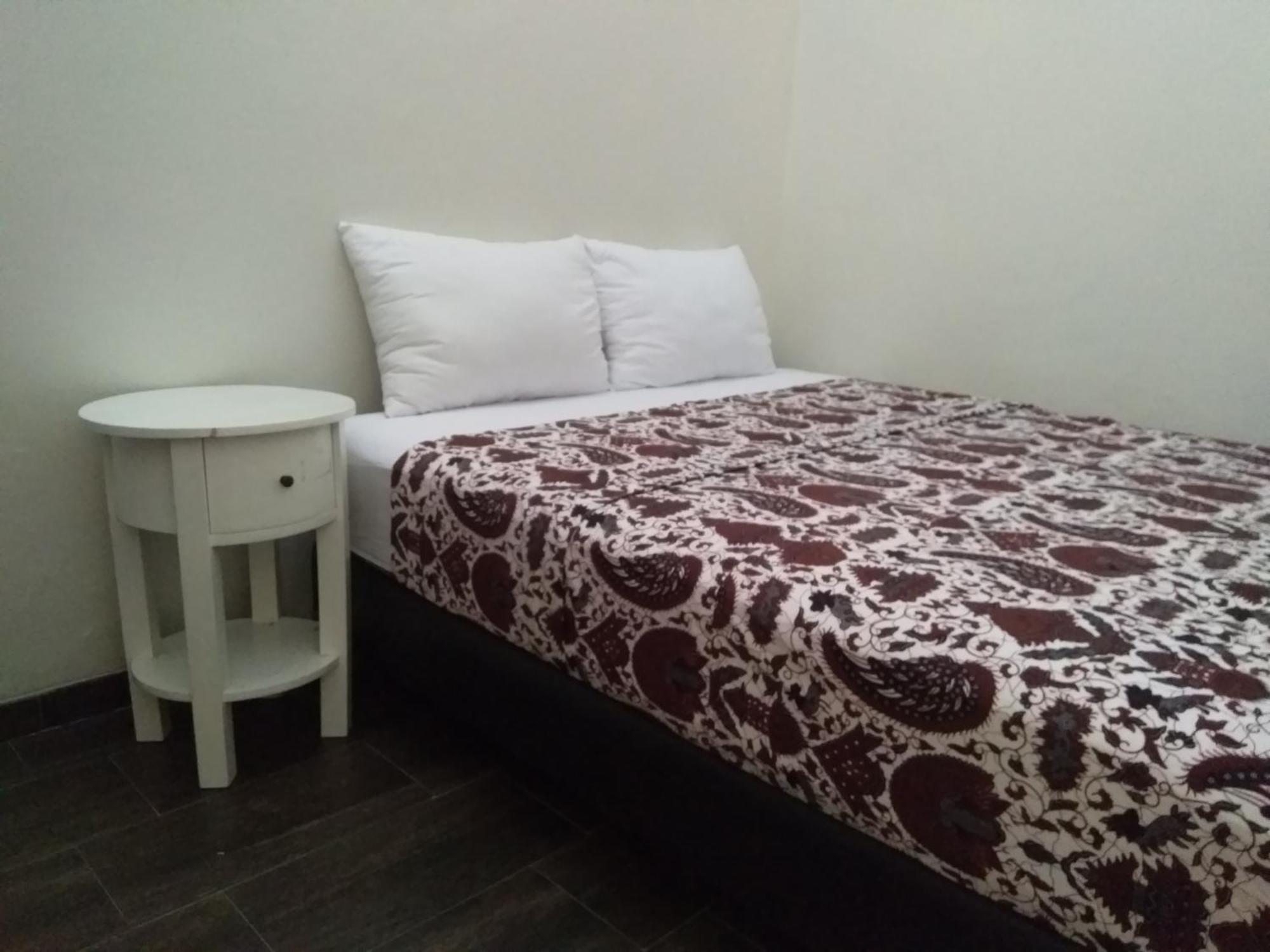 Omah Ngadiwinatan Syariah Apartment Yogyakarta Room photo